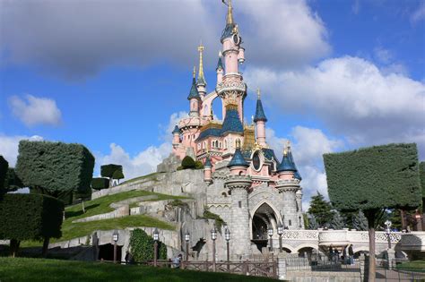 The Walt Disney Company France is in charge of all Disney&39;s brands and productions in France. . Disney paris wikipedia